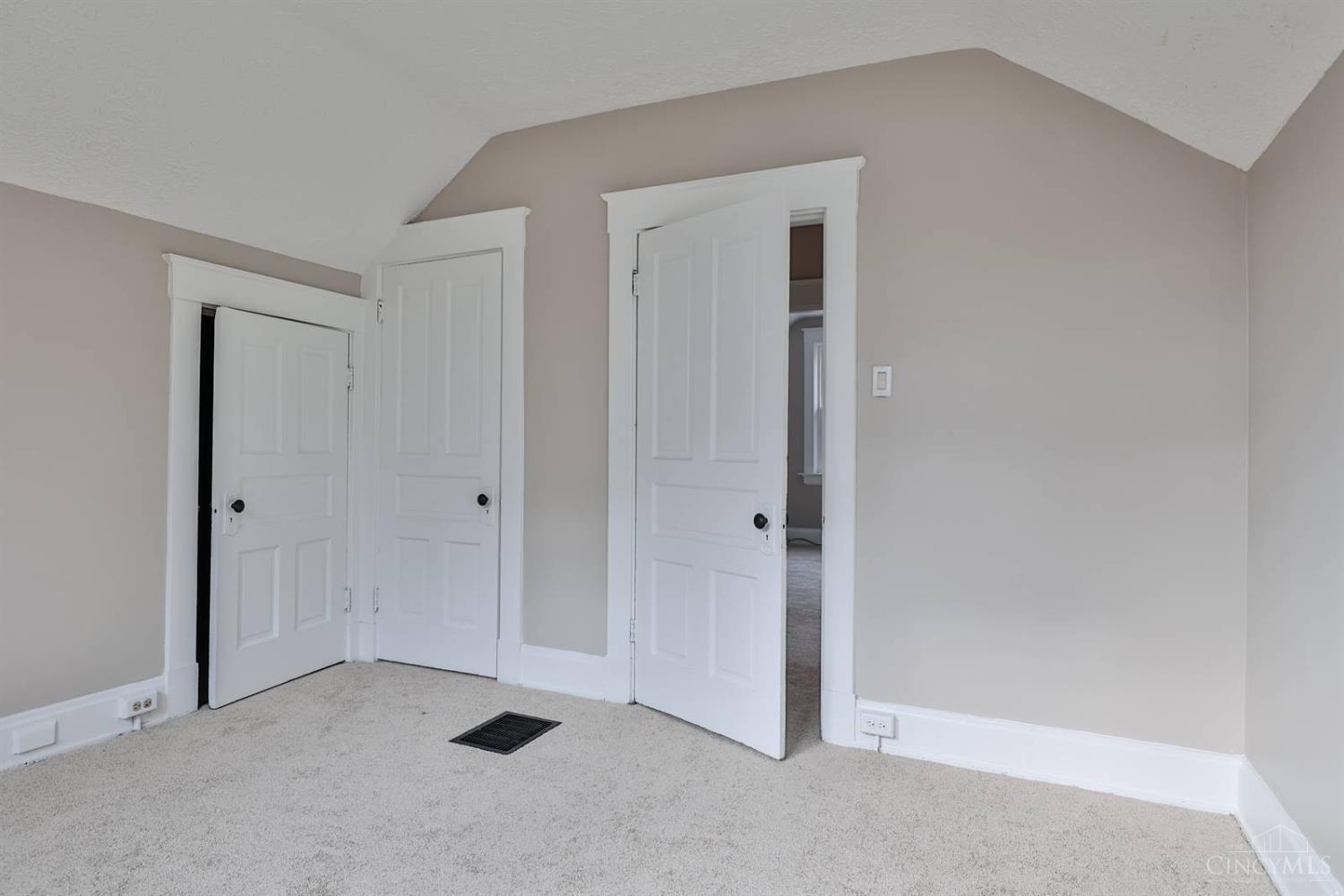 5807 Prentice Street Cincinnati, OH 45227 - Photo 25 of 39