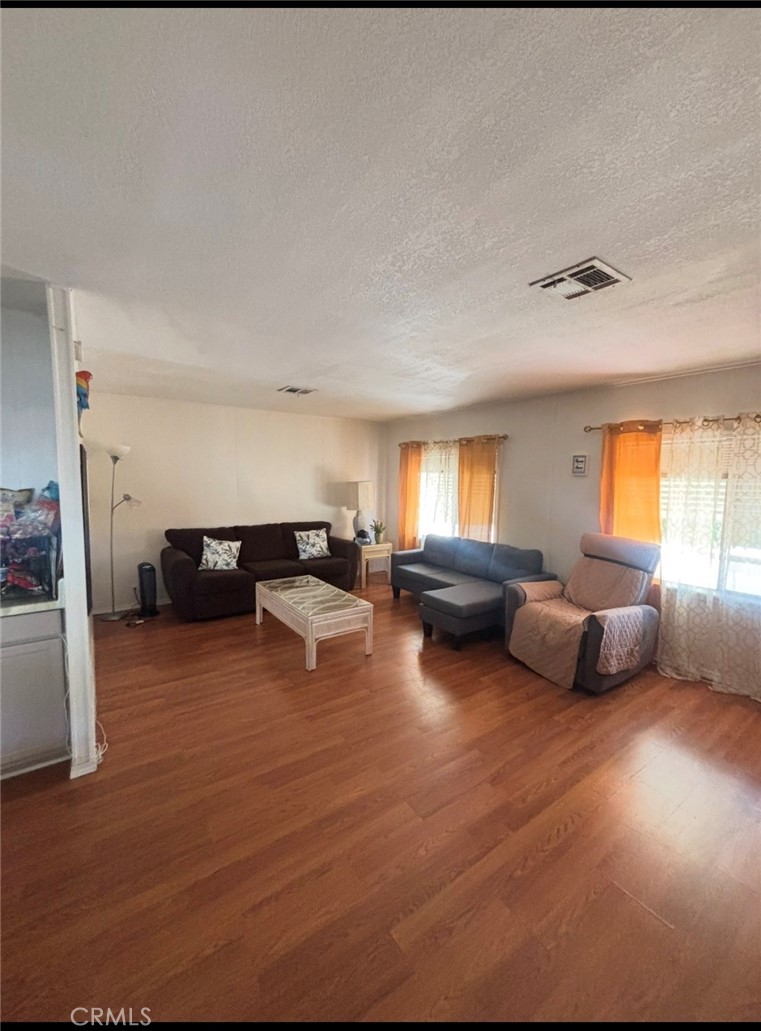 31130 South General Kearny Road, Unit 18 Temecula, CA 92591 - Photo 11 of 32 Living room