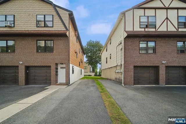 $2,700 | 93 Myrtle Avenue, Unit G, Edgewater, NJ 07020