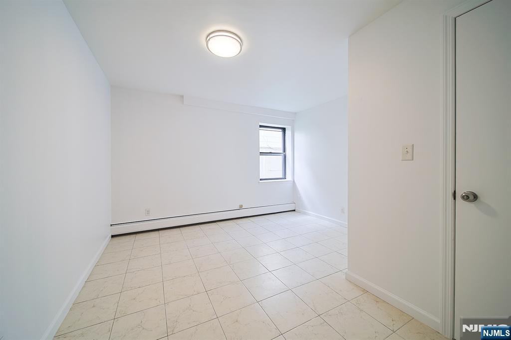 93 Myrtle Avenue, Unit G Edgewater, NJ 07020 - Photo 15 of 18
