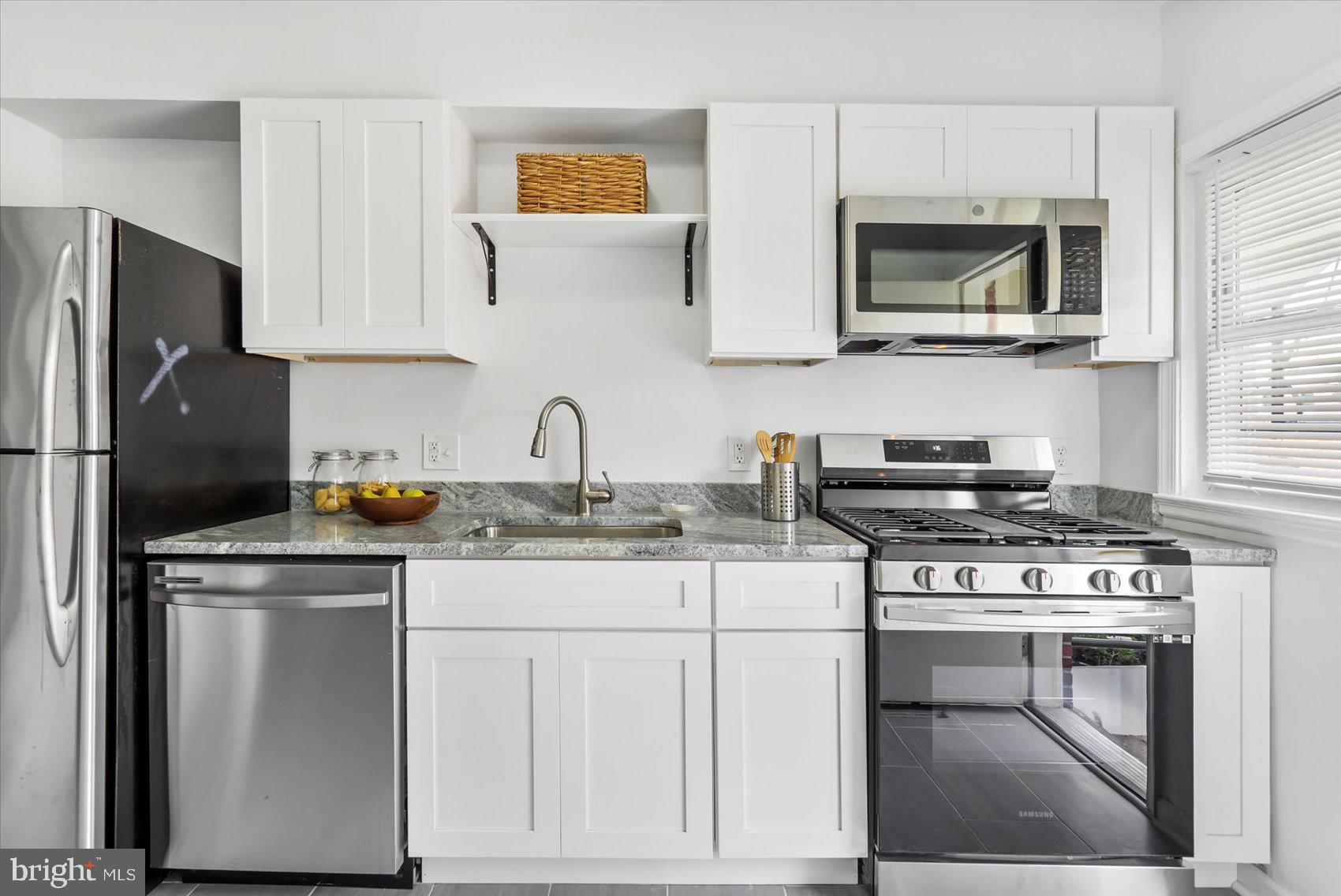 4603 Marble Hall Road Baltimore, MD 21239 - Photo 4 of 46