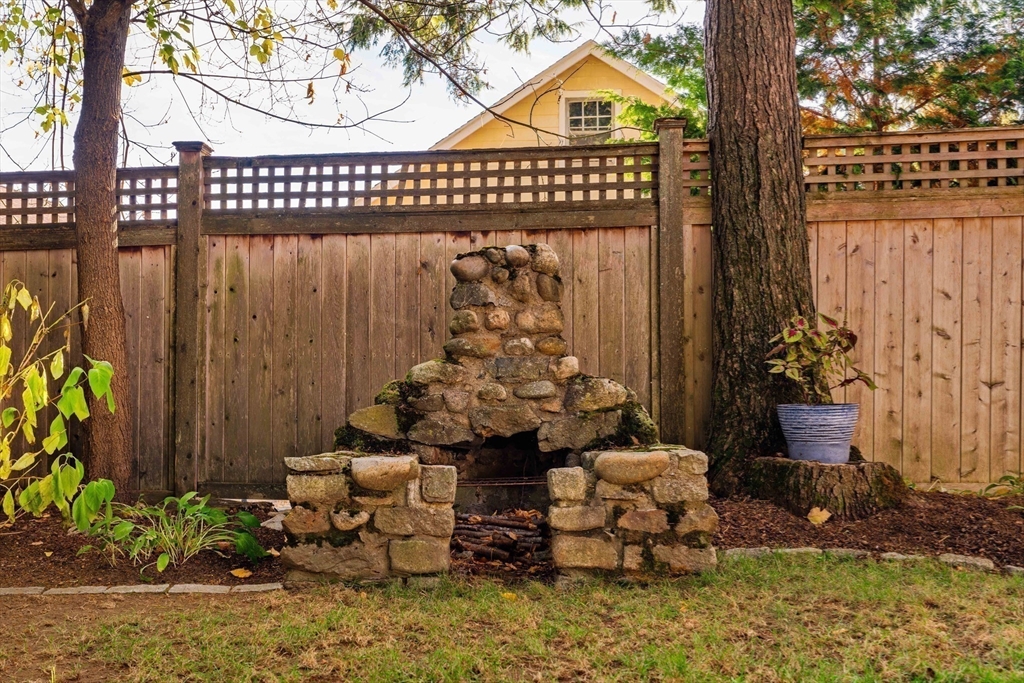 9 Eastern Avenue Arlington, MA 02476 - Photo 38 of 40 a front view of a house
