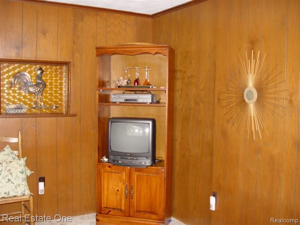 2711 North Burkhart Road Howell, MI 48855 - Photo 25 of 27 DSC06337.JPG