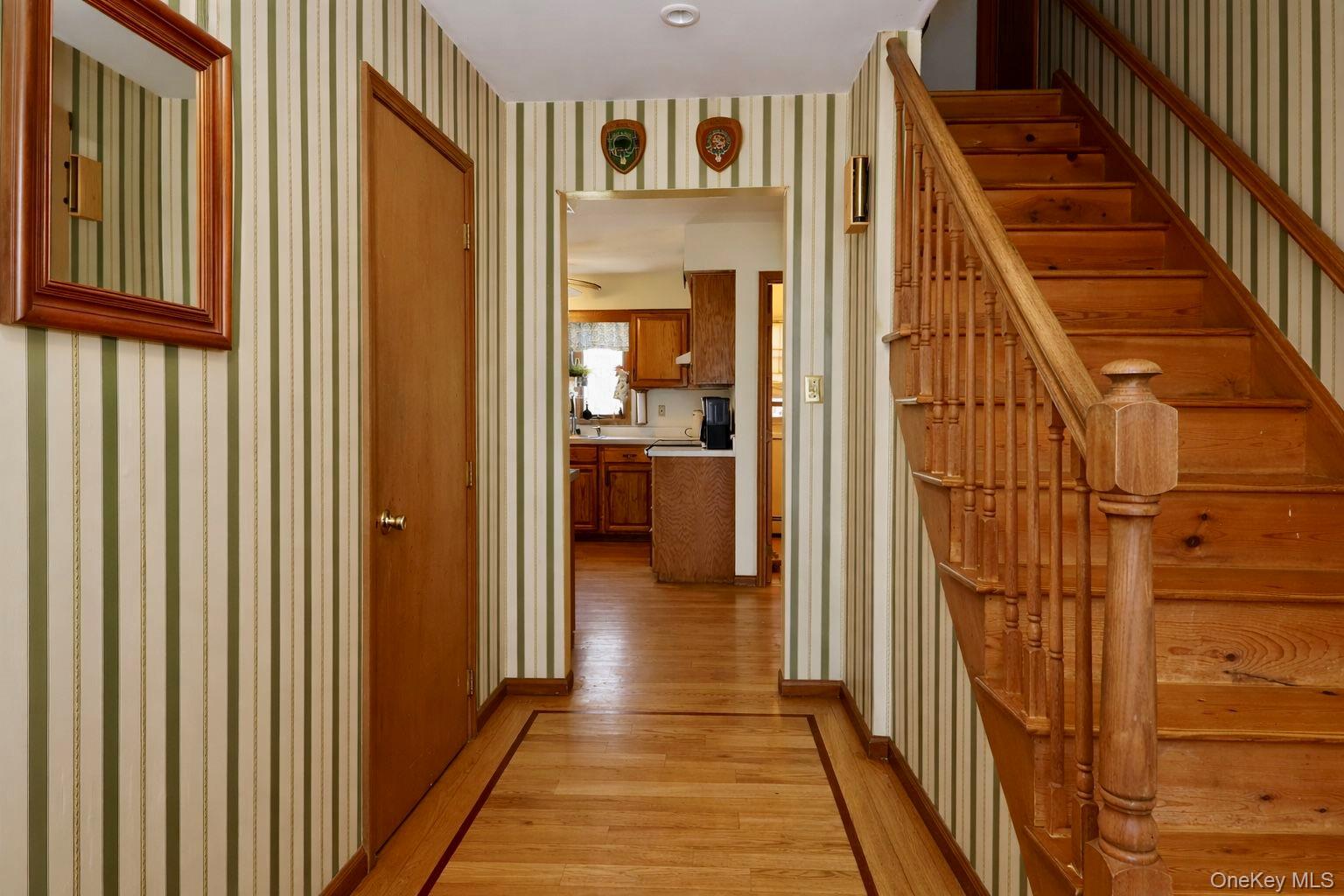 20 Day Road Campbell Hall, NY 10916 - Photo 4 of 44 Center hallway