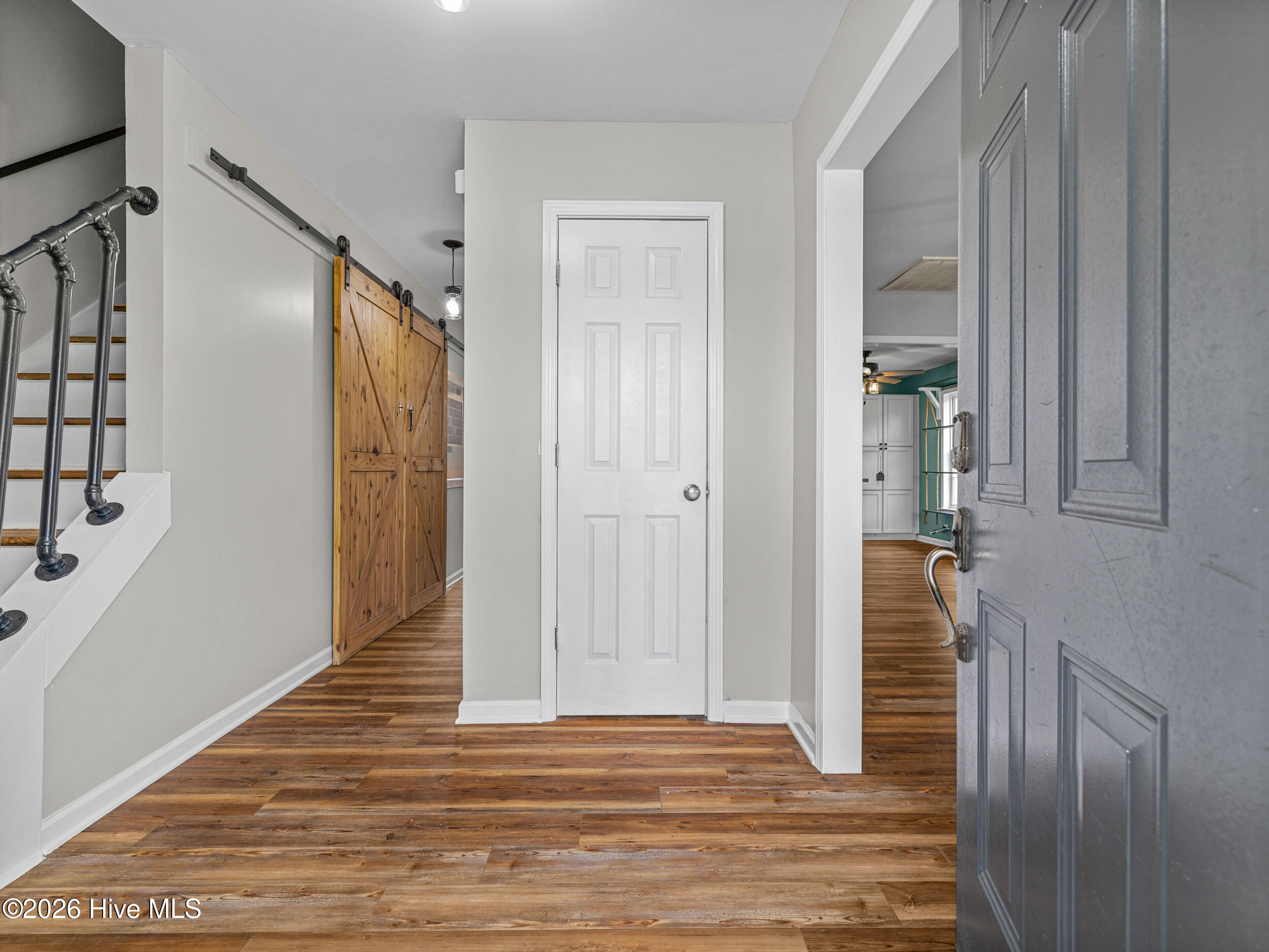 305 Rivers Edge Court Jacksonville, NC 28540 - Photo 2 of 37