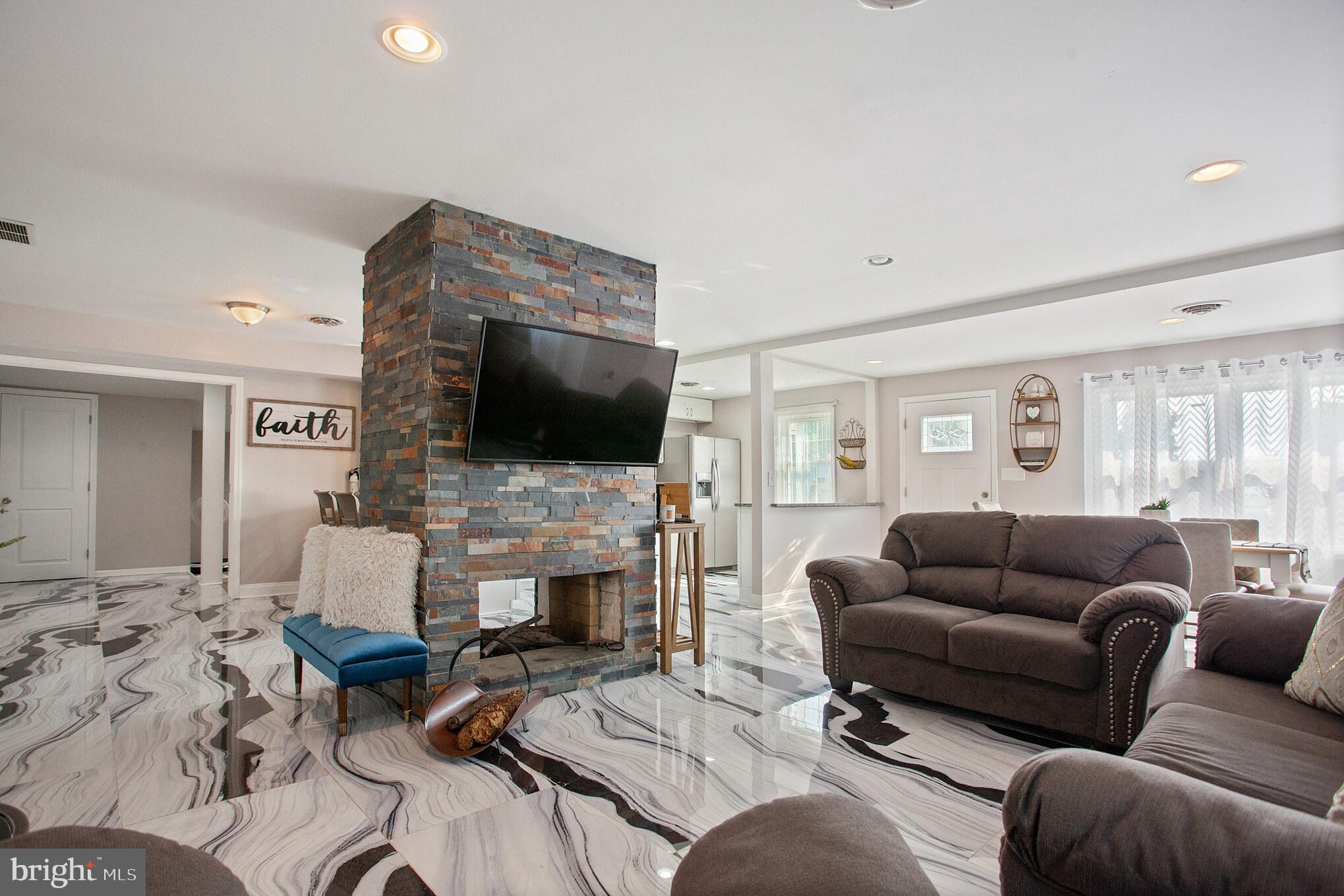 99 Border Rock Road Levittown, PA 19057 - Photo 3 of 30 Gallery Image 3