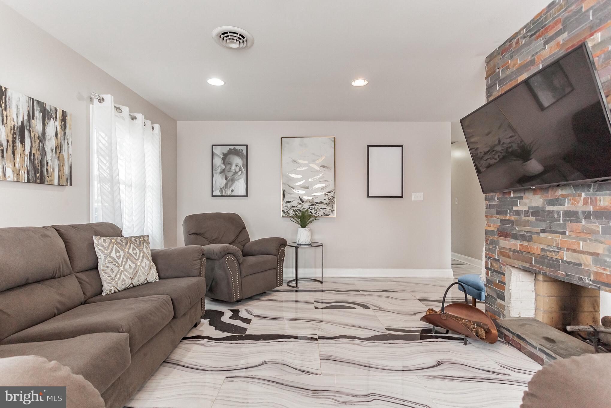99 Border Rock Road Levittown, PA 19057 - Photo 5 of 30 Gallery Image 5