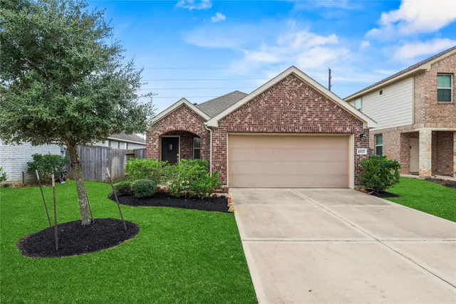 $299,500 | 10127 Lilac Croft Lane, Richmond, TX 77406