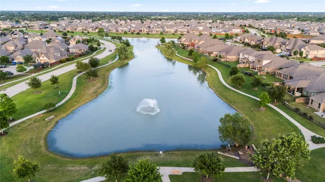 $299,500 | 10127 Lilac Croft Lane, Richmond, TX 77406