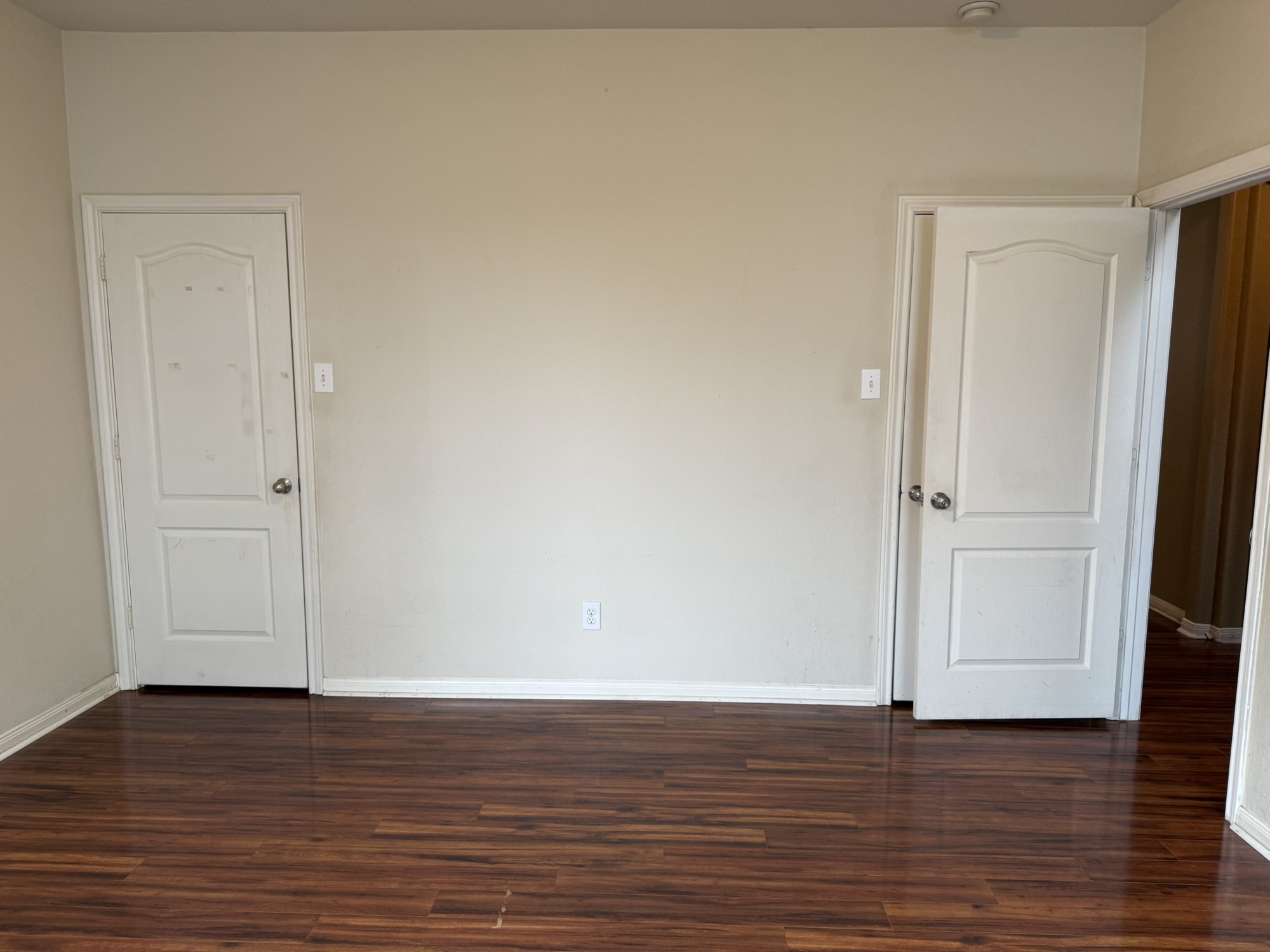 9429 Lambright Road Houston, TX 77075 - Photo 18 of 40 Primary bedroom features two walk-in closets.