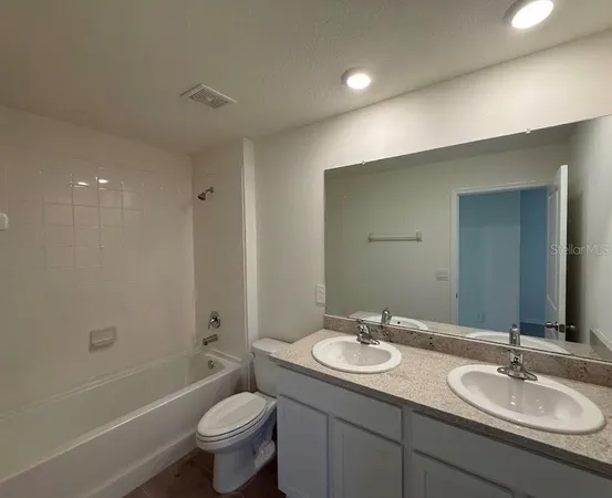 $2,600 | 5149 Southwest 48th Lane, Gainesville, FL 32608