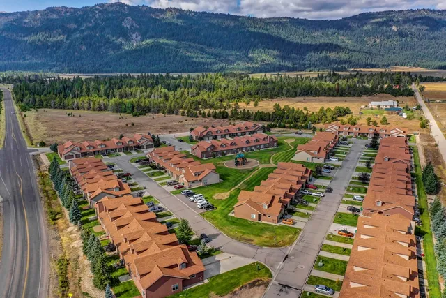 $378,500 | 34 Mangum Circle, Unit 8, Donnelly, ID 83615