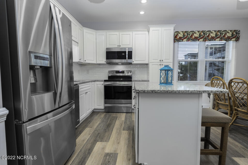 1701 Salter Path Road, Unit I101 Indian Beach, NC 28512 - Photo 19 of 28 kitchen