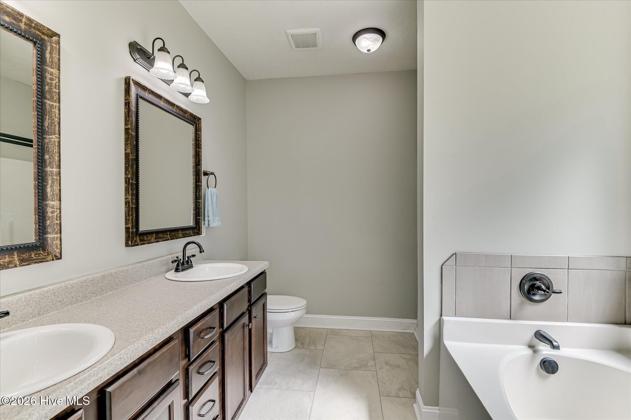 477 Del Rio Road Hephzibah, GA 30815 - Photo 27 of 47 Owners Bath