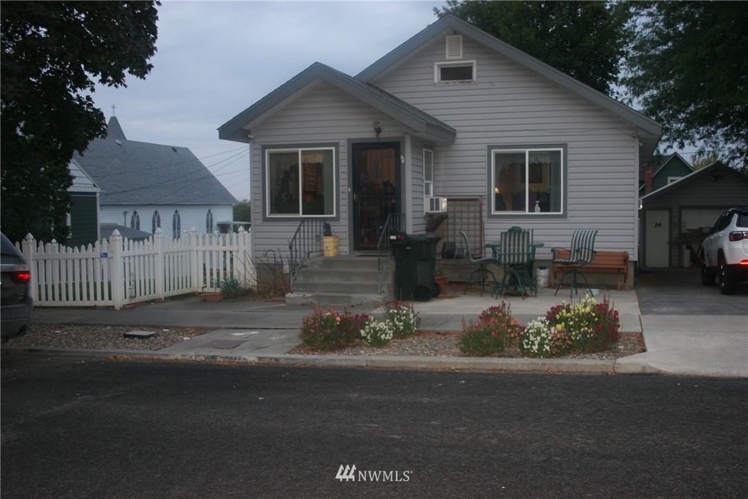 207 East 3rd Avenue Ritzville, WA 99169 - Photo 1 of 12 Gallery Image 1