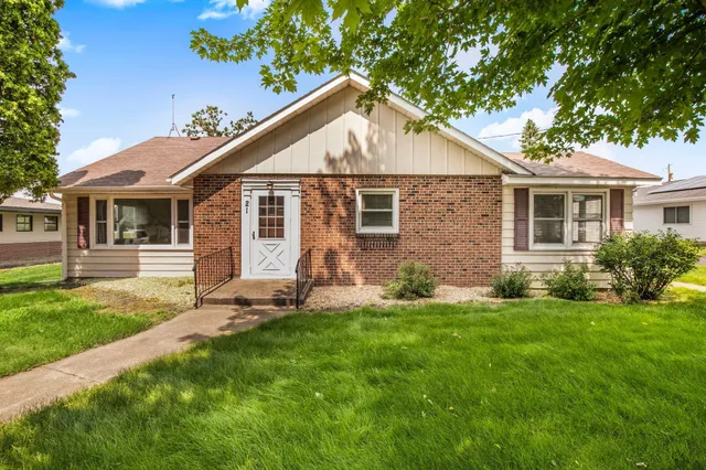 $270,000 | 21 Spruce Avenue West, Kimball, MN 55353