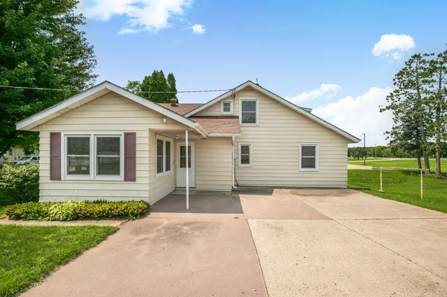 $270,000 | 21 Spruce Avenue West, Kimball, MN 55353