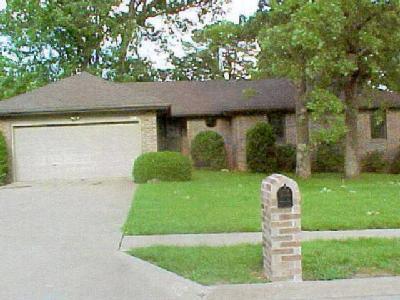 948 South Alex Avenue Springfield, MO 65802 - Photo 1 of 1 Primary Photo