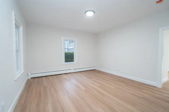 $369,900 | 7 Carver Avenue, Norwich, CT 06360