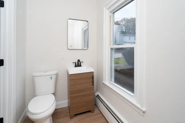 $369,900 | 7 Carver Avenue, Norwich, CT 06360