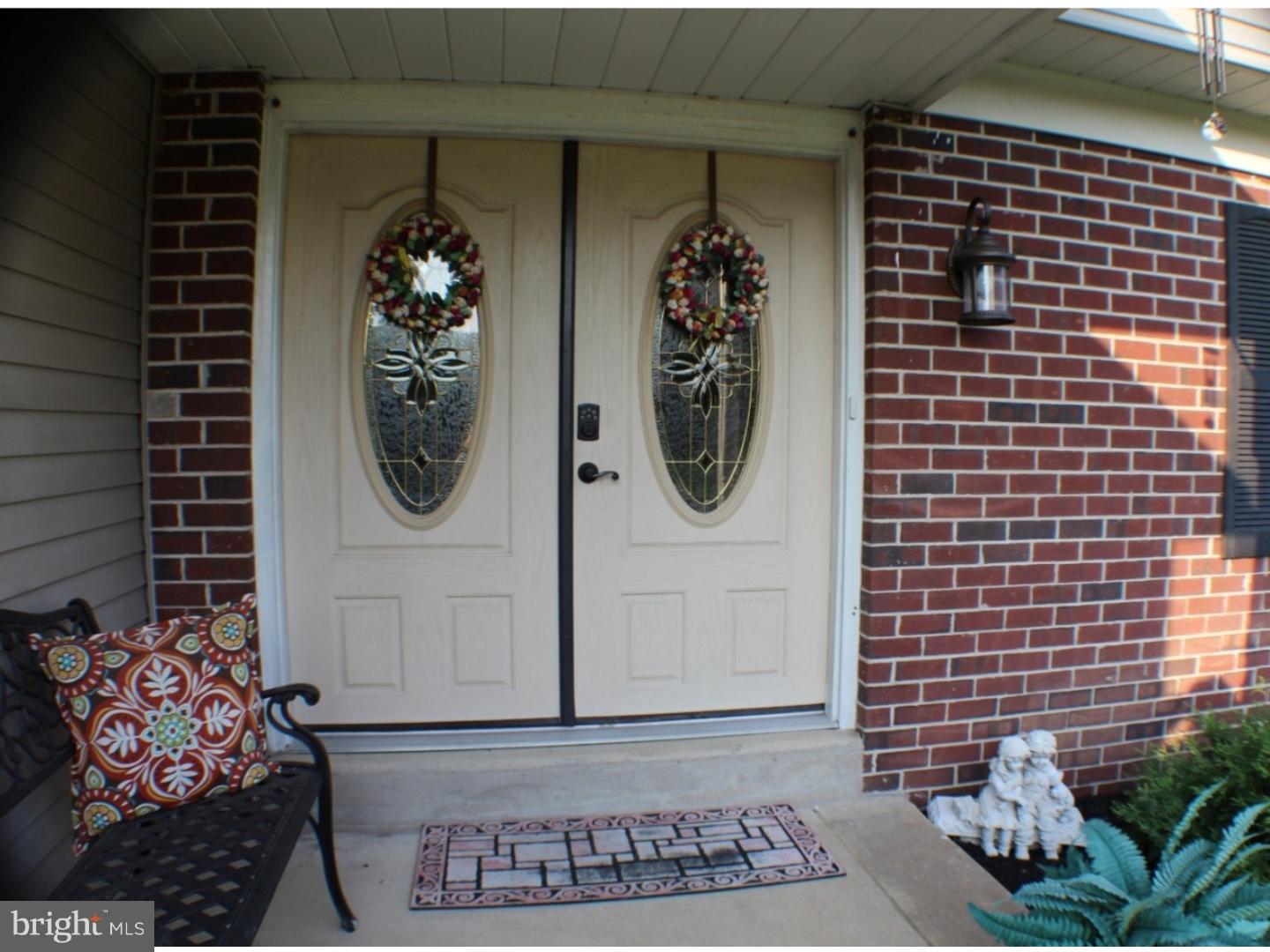233 Beaver Road Southampton, PA 18966 - Photo 2 of 25 Gallery Image 2