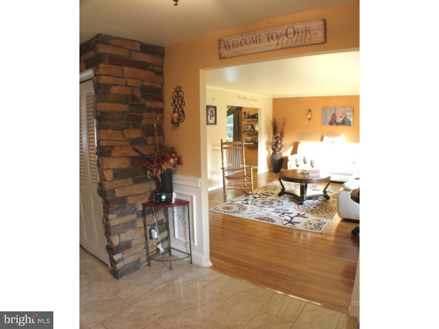 233 Beaver Road Southampton, PA 18966 - Photo 10 of 25 Foyer