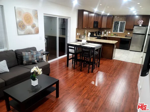 $7,500 | 1212 South Cloverdale Avenue, Los Angeles, CA 90019