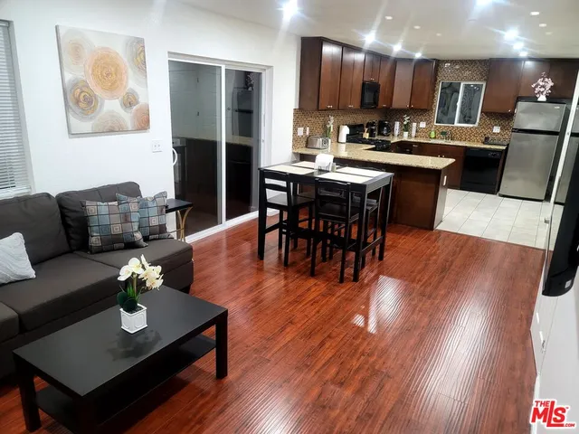 $7,500 | 1212 South Cloverdale Avenue, Los Angeles, CA 90019