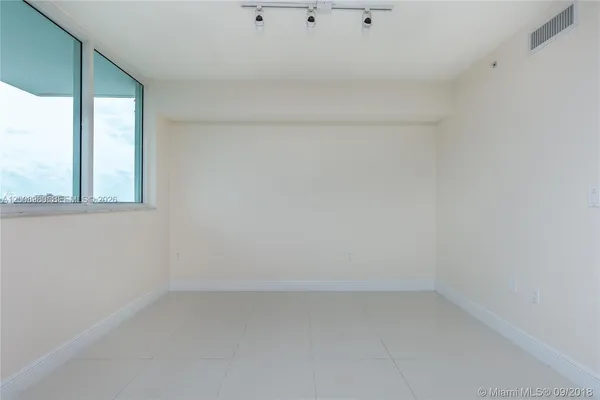 $2,500 | 1871 Northwest S River Drive, Unit 902, Miami, FL 33125