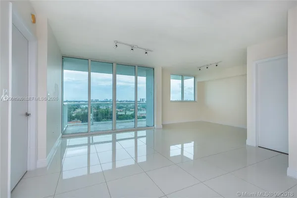 $2,500 | 1871 Northwest S River Drive, Unit 902, Miami, FL 33125
