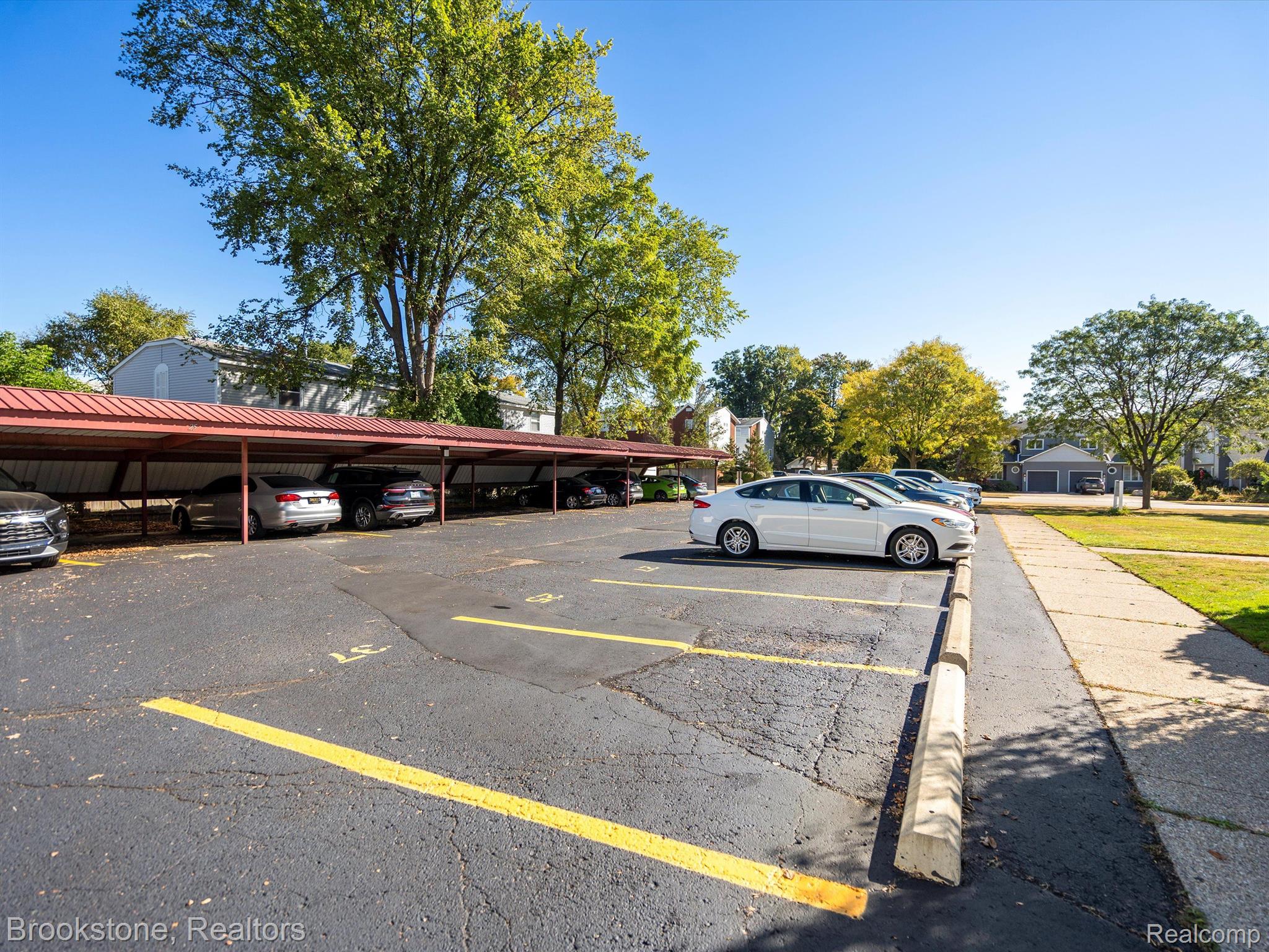 4345 Crooks Road, Unit 32 Royal Oak, MI 48073 - Photo 15 of 17 Gallery Image 15