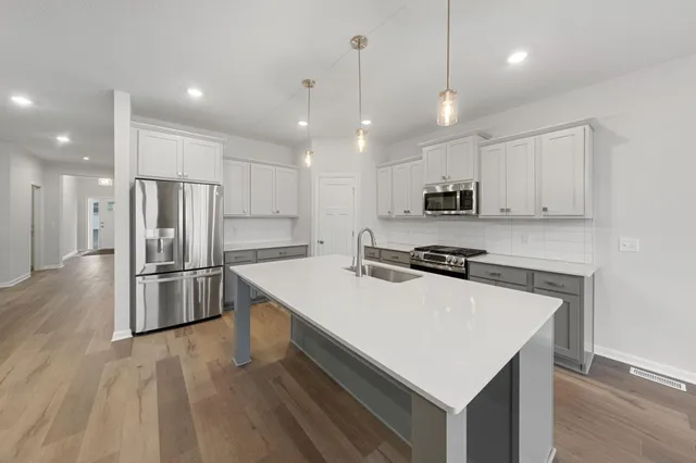 $687,000 | 6633 Wolfberry Curve, Minnetrista, MN 55331