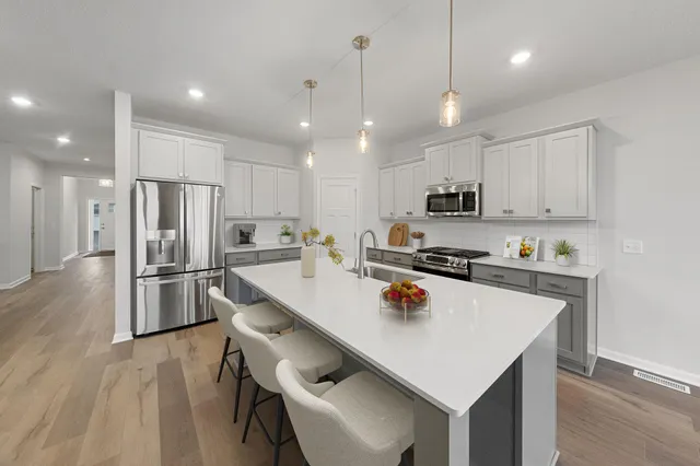 $687,000 | 6633 Wolfberry Curve, Minnetrista, MN 55331