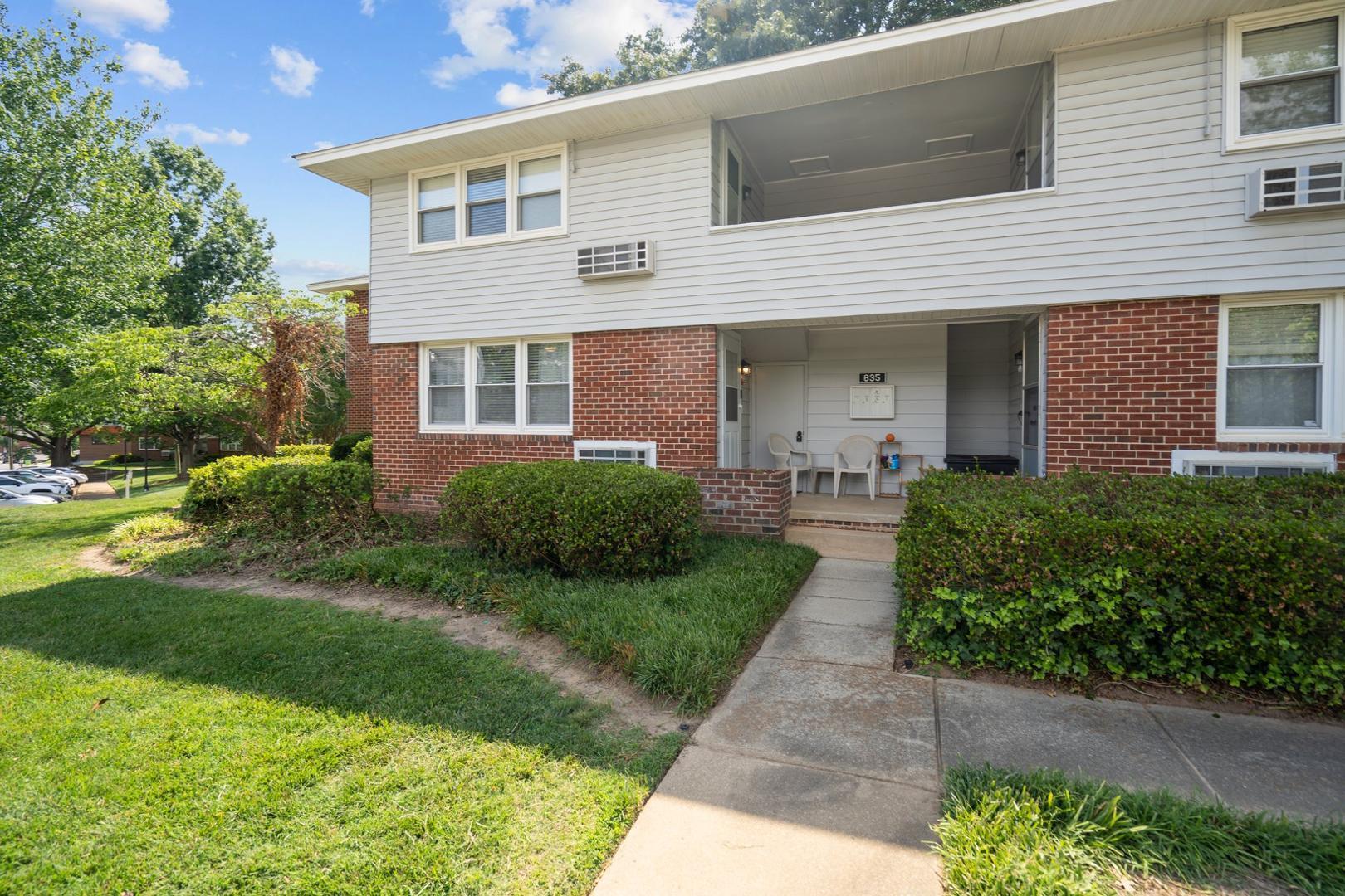 635 Daniels Street, Unit A Raleigh, NC 27605 - Photo 2 of 34