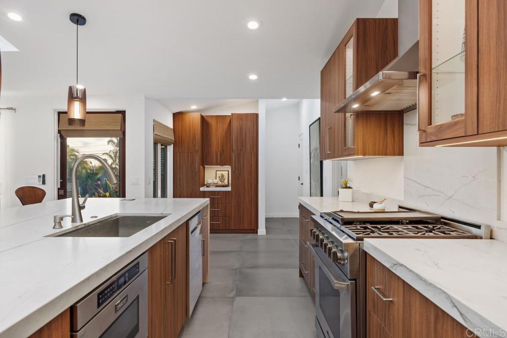 803 Saxony Road Encinitas, CA 92024 - Photo 4 of 52