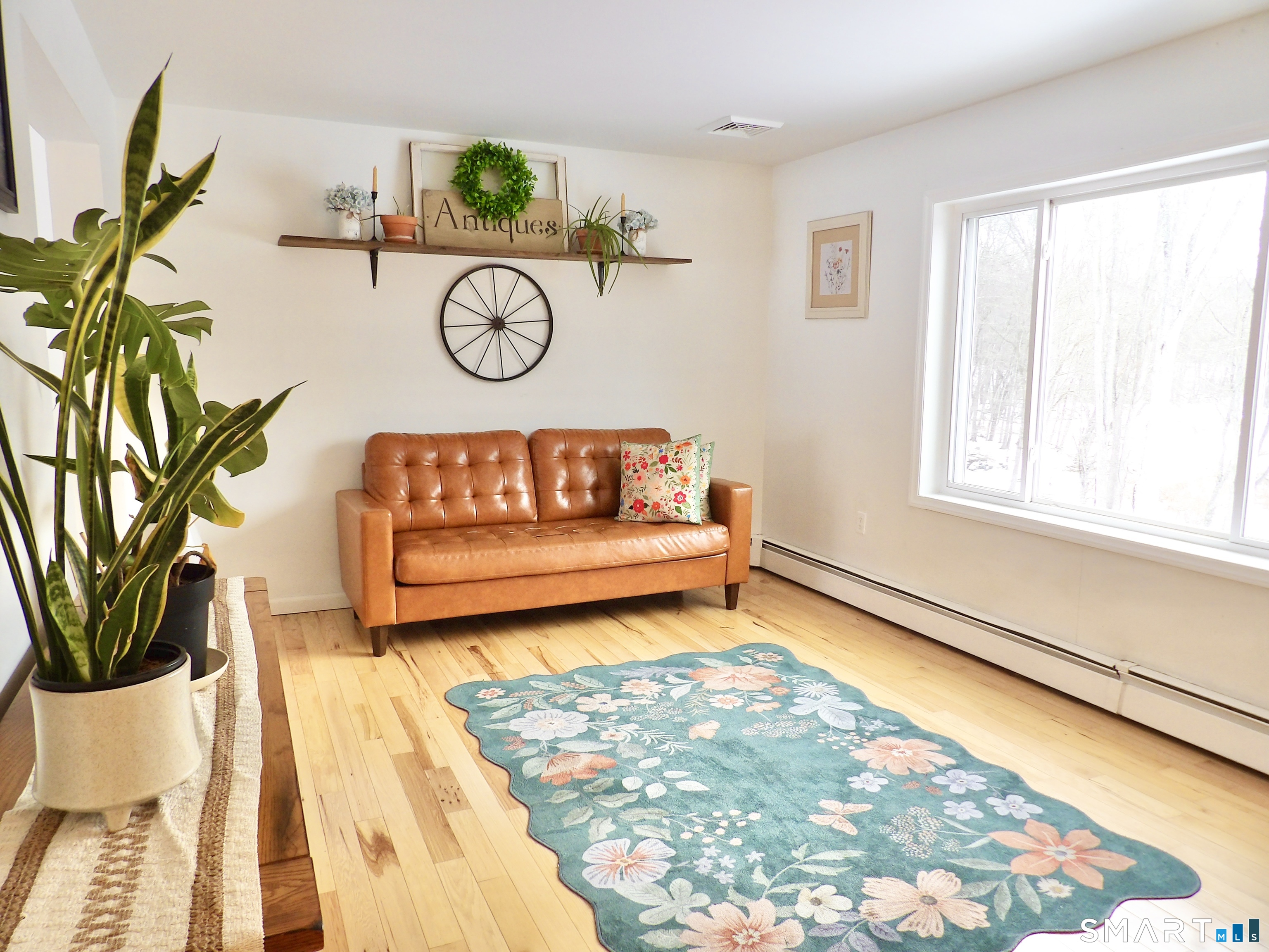 991 Shewville Road Ledyard, CT 06339 - Photo 8 of 29 Living Room