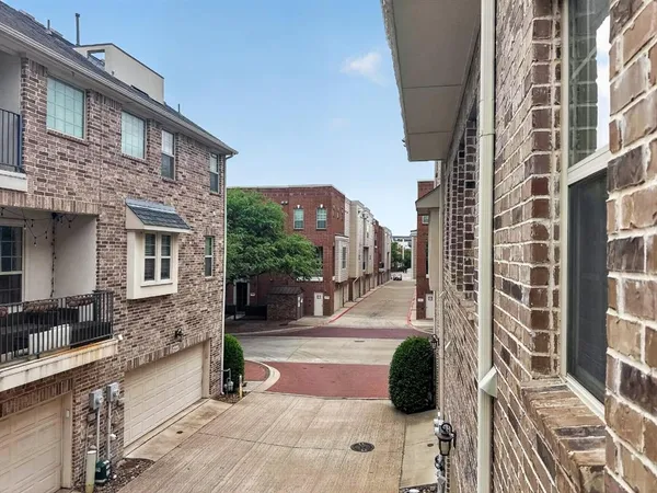 $3,500 | 15850 Quorum Drive, Addison, TX 75001