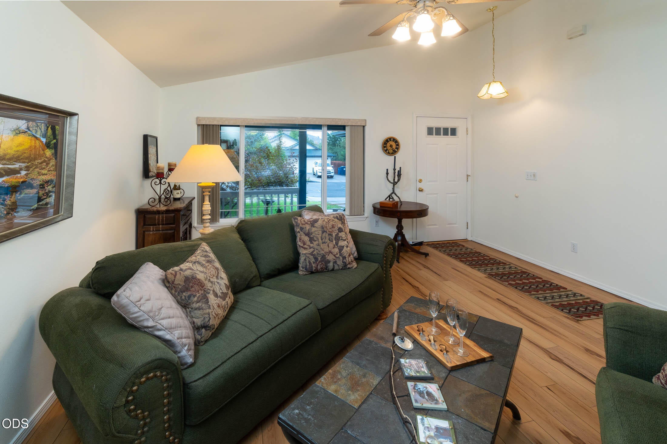 786 Northeast Tierra Road Bend, OR 97701 - Photo 8 of 27 Gallery Image 8