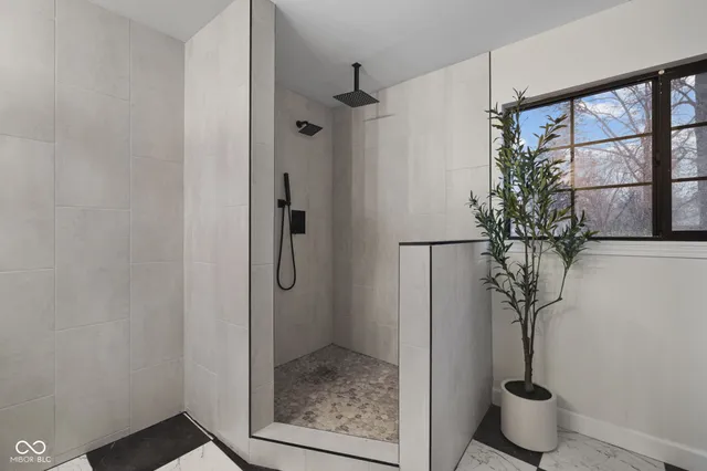 $374,900 | 2712 Westleigh Drive, Indianapolis, IN 46268