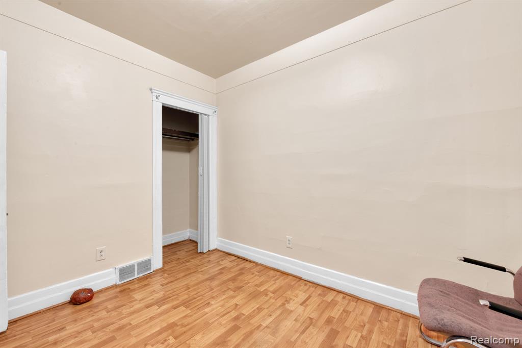 3344 Edwin Street Hamtramck, MI 48212 - Photo 13 of 28