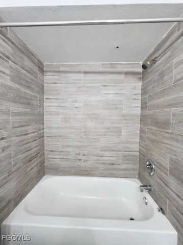 $1,090 | 2845 Winkler Avenue, Unit 317, Fort Myers, FL 33916