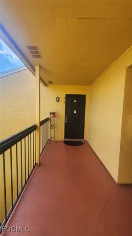 $1,090 | 2845 Winkler Avenue, Unit 317, Fort Myers, FL 33916