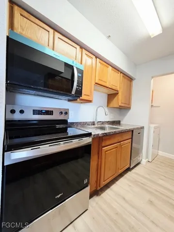 $1,090 | 2845 Winkler Avenue, Unit 317, Fort Myers, FL 33916