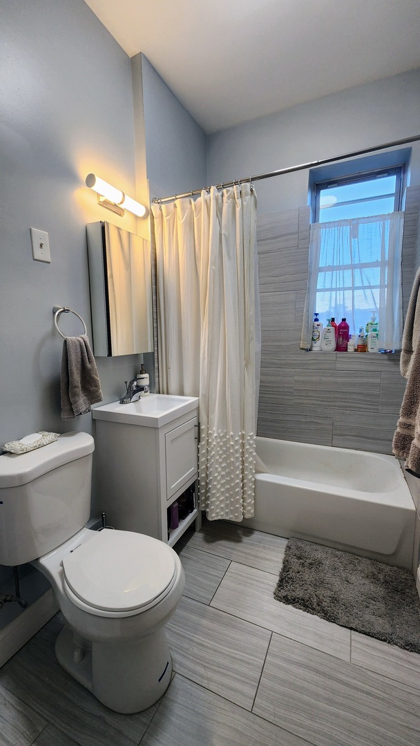 2150 West Iowa Street, Unit 3 Chicago, IL 60622 - Photo 8 of 11