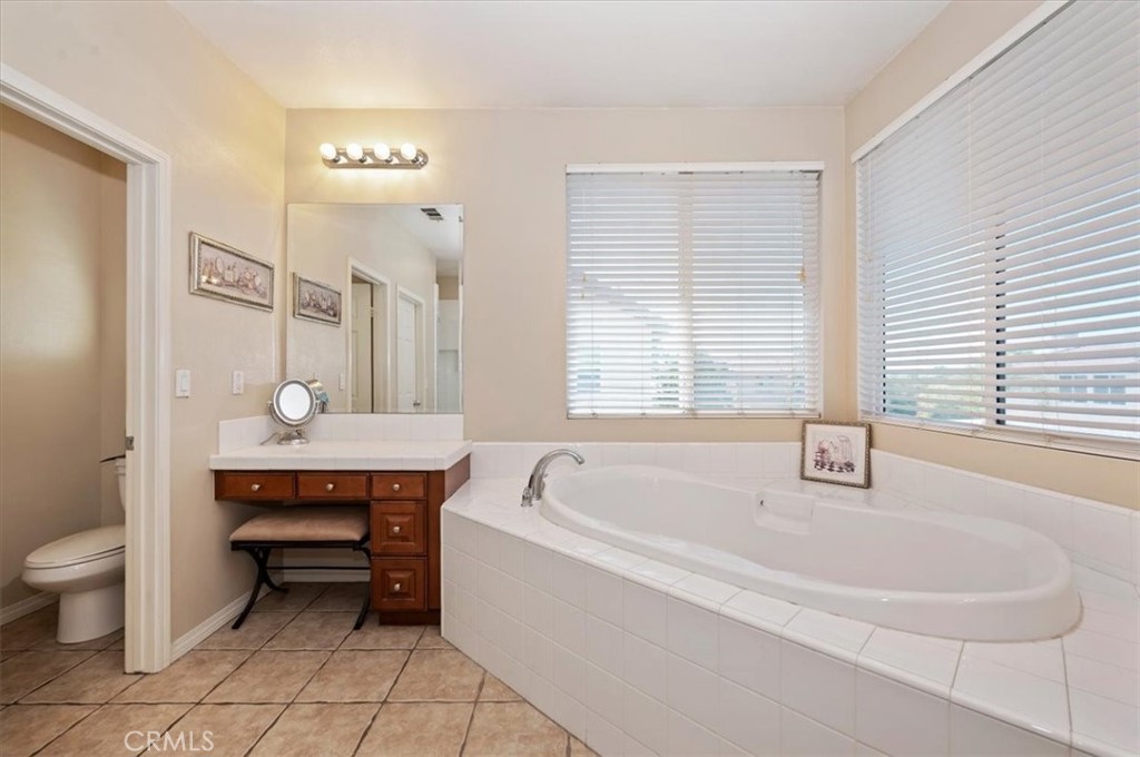 19662 Shadowbrook Way Riverside, CA 92508 - Photo 23 of 55 Main Bathroom