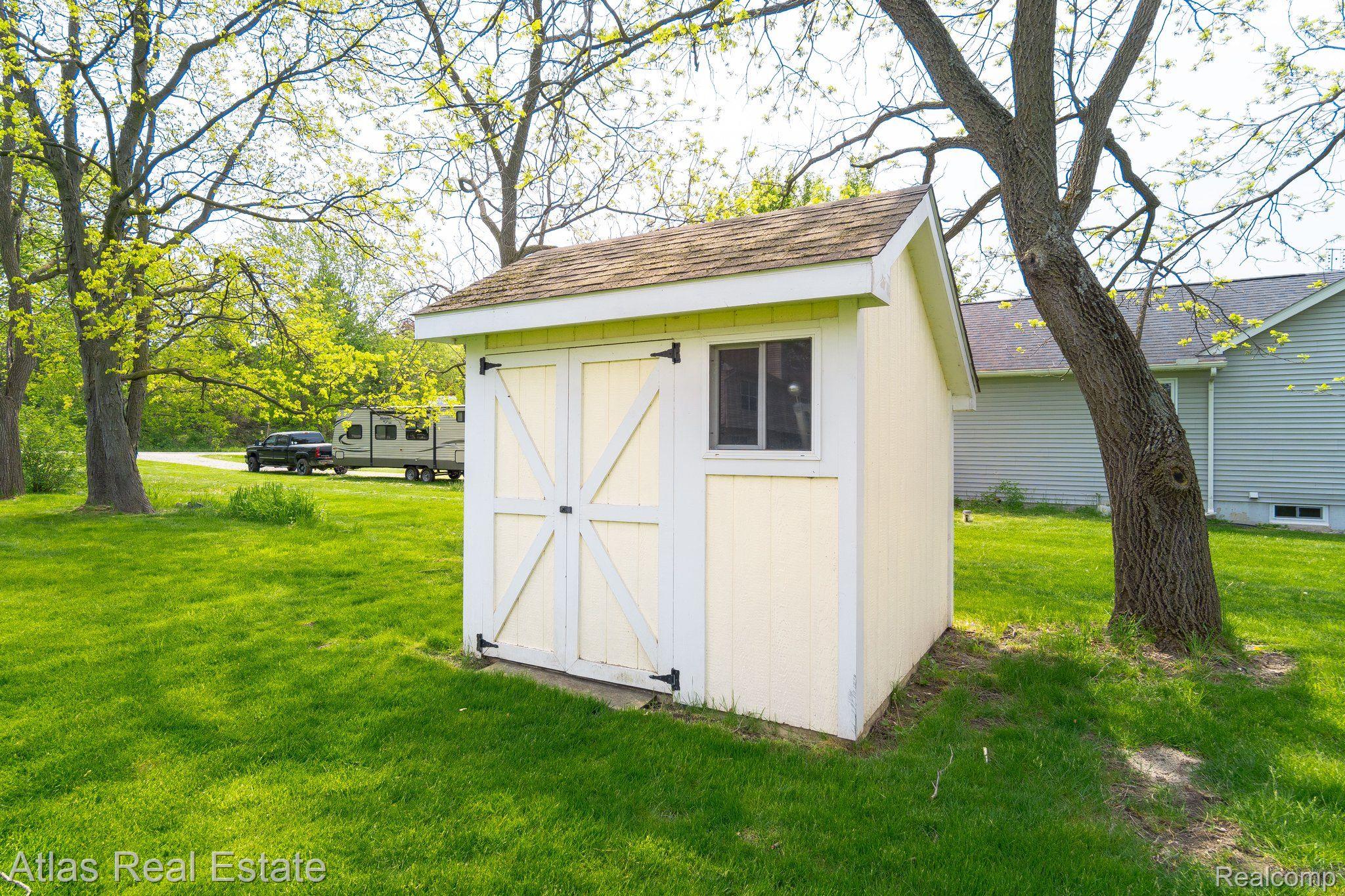 10114 Ridge Road Goodrich, MI 48438 - Photo 12 of 67 Storage shed