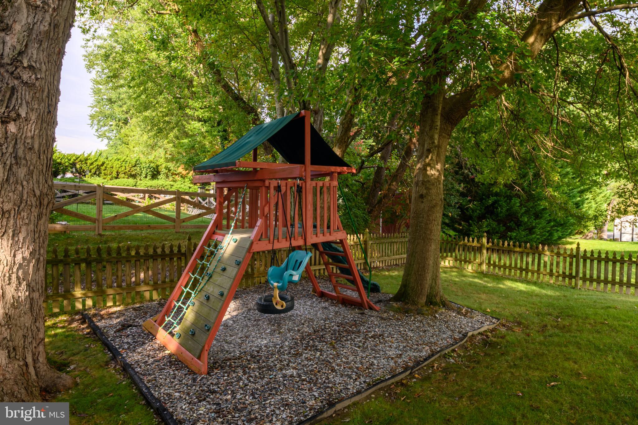 9201 Gardenia Road Nottingham, MD 21236 - Photo 43 of 54 Playset