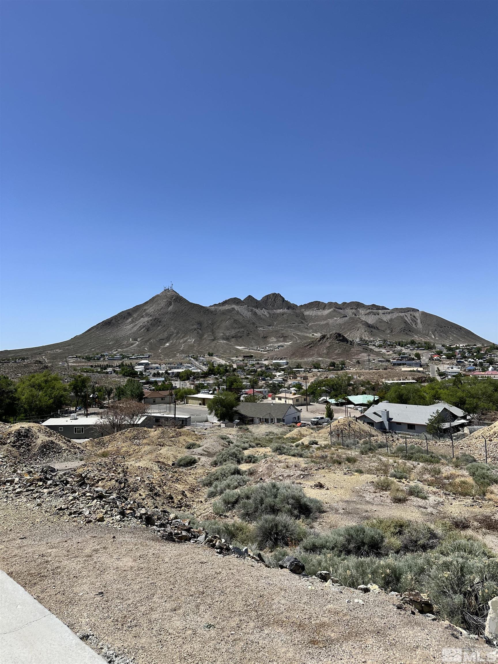 580 Silver Circle Tonopah, NV 89049 - Photo 3 of 37