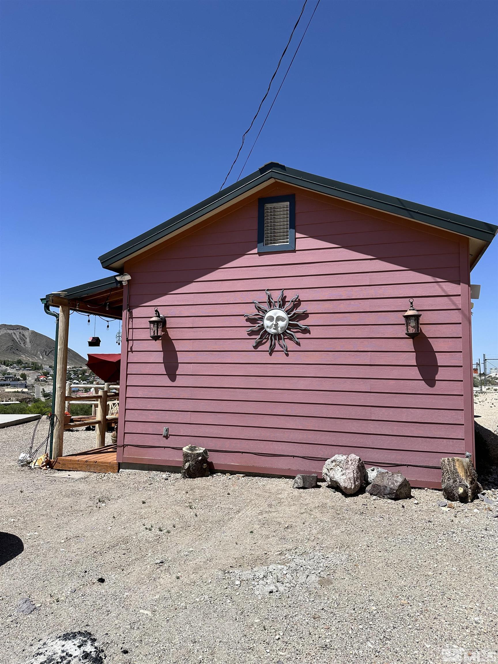 580 Silver Circle Tonopah, NV 89049 - Photo 10 of 37 a front view of a house
