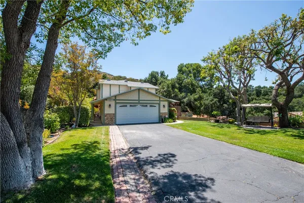 $1,195,000 | 25023 1/2 Everett Drive, Newhall, CA 91321